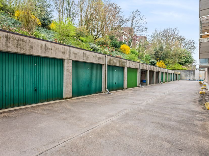 Garage à vendre
                    à 3600 Genk