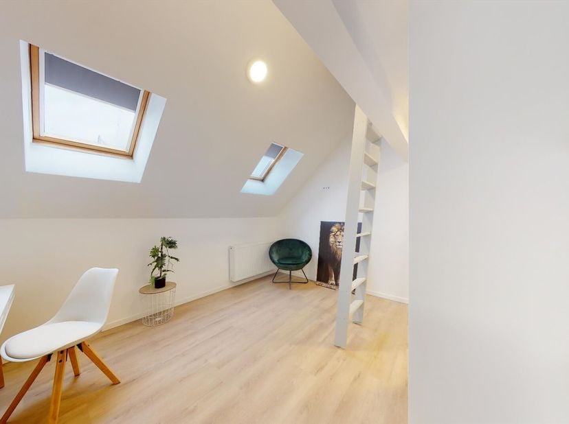 Ben je op zoek naar een kamer in Antwerpen? Dan is residentie VALERIE de perfecte plek voor jou! Deze studentenkamer is volledig bemeubeld en heeft ee