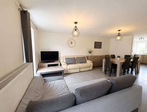                                         Appartement à louer à Péruwelz, € 675
