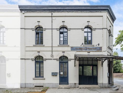                                         Appartement à vendre à La Hestre, € 215.000
