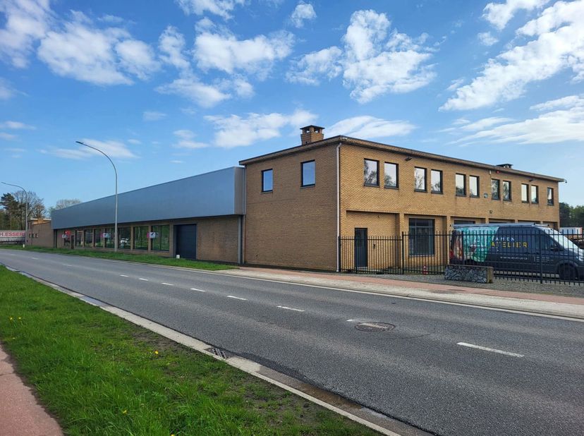 Bedrijfsvastgoed te huur in Essenlaan 5,
                    3600 Genk