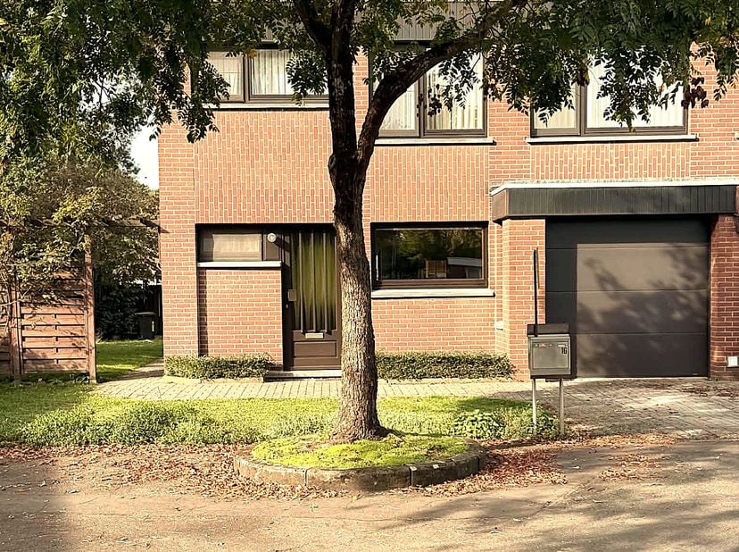 Huis te koop in Elzenstraat 16,
                    3600 Genk
