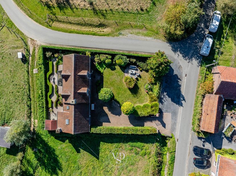 Huis te koop in Beekstraat 14,
                    9890 Gavere