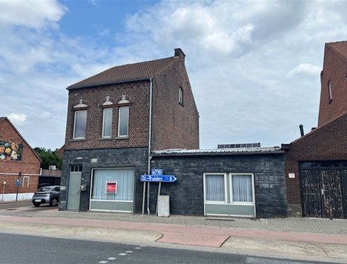                                         Handelspand met woonst te koop in Nieuwerkerken, € 165.000
