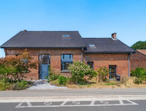                                         Villa à vendre à Le Roeulx, € 500.000
