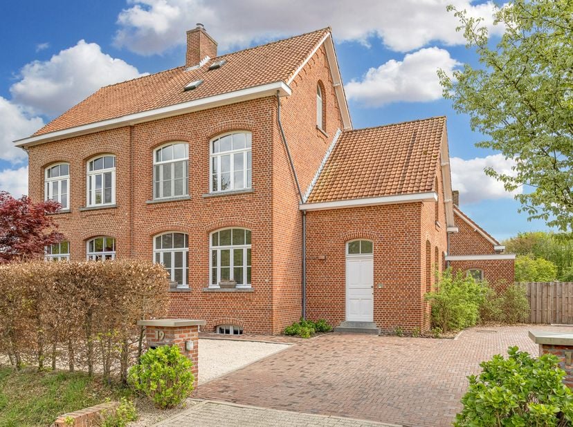 Huis te koop in Steenweg op Rijkevorsel 19,
                    2330 Merksplas