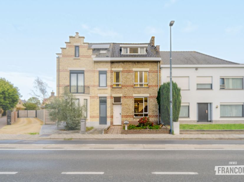 Huis te koop in Woumenweg 263,
                    8600 Woumen