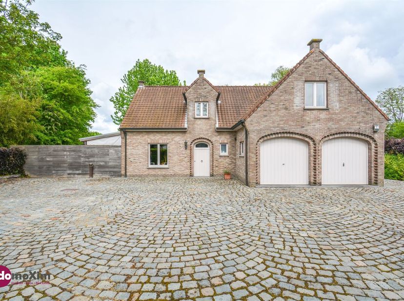 Achterin gelegen villa met tal van ruimte op een ruim perceel in Schiplaken<br />
Droom je van ruimte, rust én een toplocatie? Dan is deze woning prec