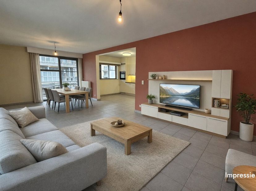 Instapklaar appartement op de 2e verdieping gelegen in het centrum van Zonhoven. Bestaande uit hall, apart toilet, living, keuken (kasten, enkele inox