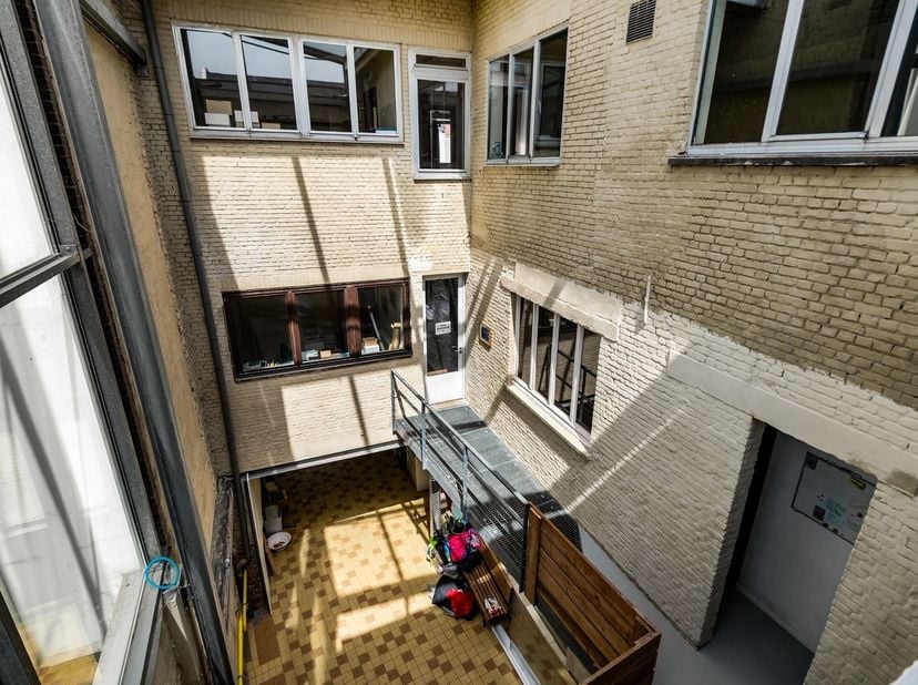 Bedrijfsvastgoed te koop in Mercatorstraat 81,
                    9100 Sint-Niklaas
