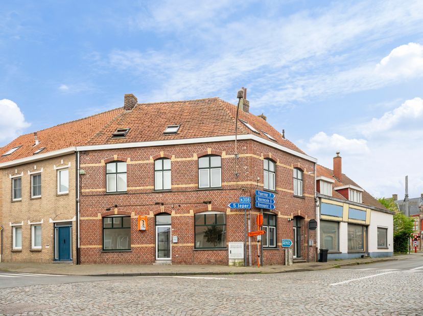 Bien professionnel à vendre
                    à 8908 Vlamertinge