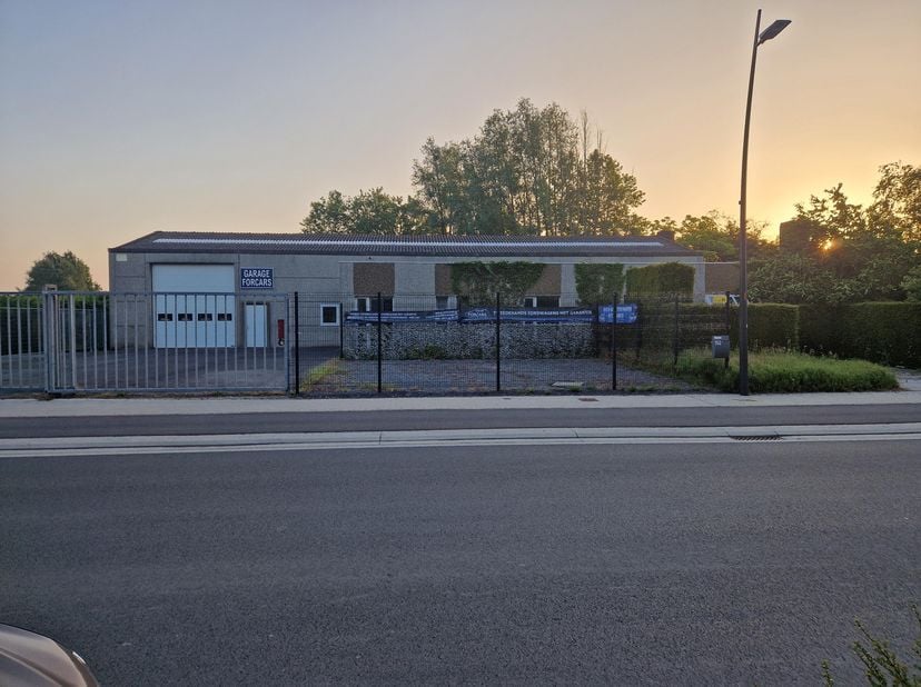 Bien professionnel à vendre
                    à 8210 Zedelgem