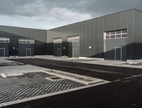                                         Bâtiment d’entreprise à louer à Roeselare, € 450

