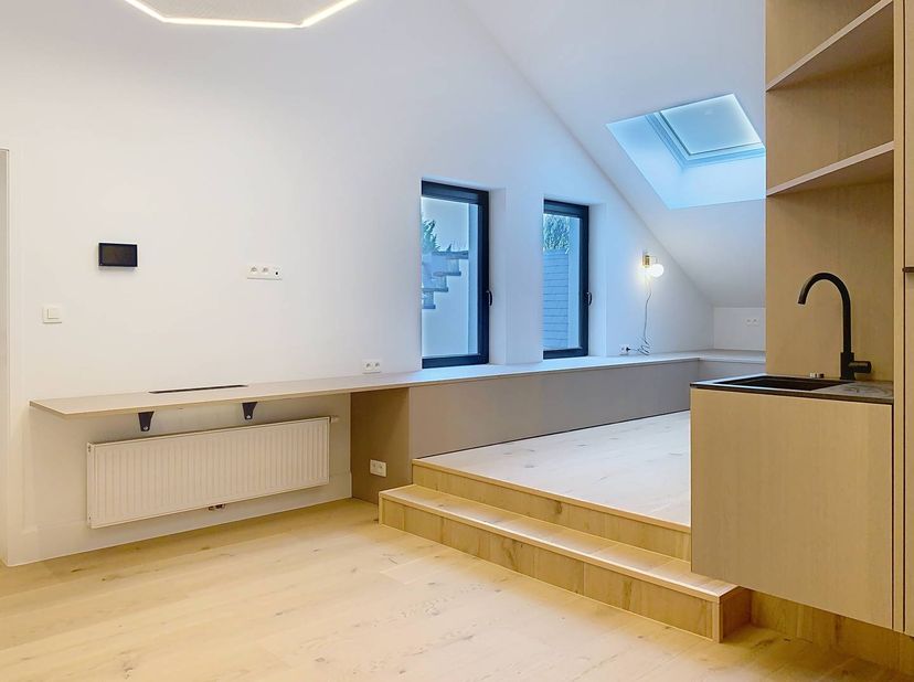 Schaerbeek – Bureau modern à louer dans un immeuble récemment rénové. À proximité de l'OTAN, de la VUB, de l'aéroport et des institutions européennes.