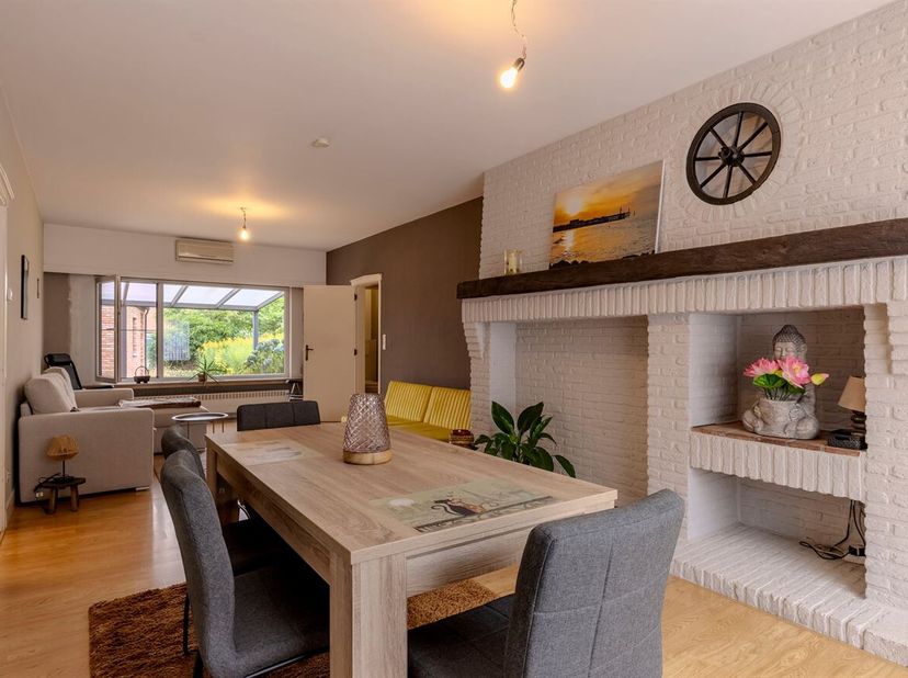 Vous recherchez l'investissement idéal ou un appartement de plain-pied avec 2 chambres, une terrasse et un petit jardin ? N'hésitez pas à nous contact