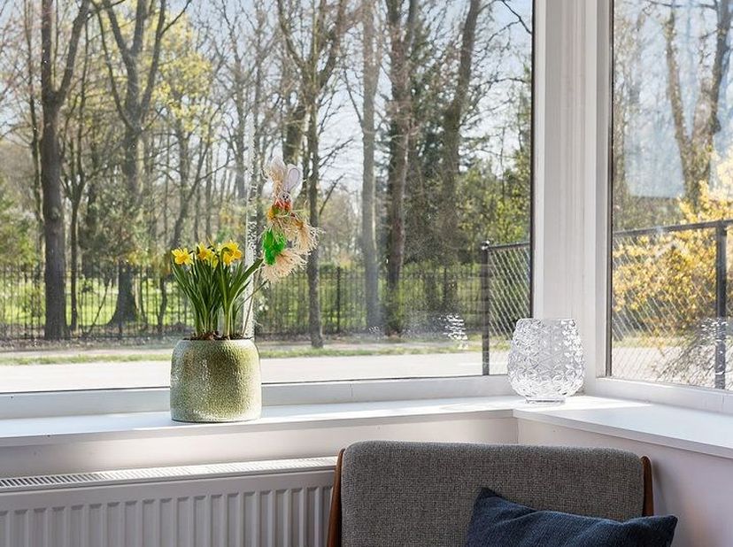Instapklaar wonen met karakter, licht en verrassend veel mogelijkheden<br />
<br />
Sommige woningen voelen meteen goed aan. Deze charmante gezinswoni