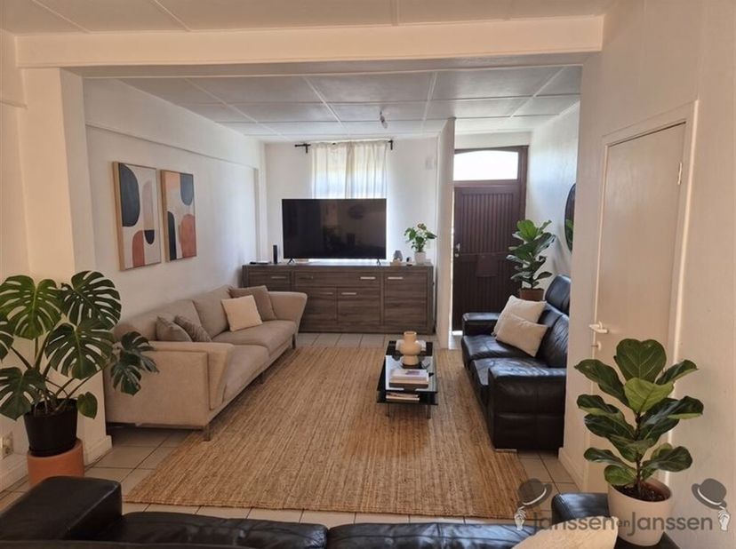 Op zoek naar een woning die u volledig naar eigen smaak kunt renoveren? Dan is deze rijwoning in Wilsele absoluut het ontdekken waard!<br />
Op een ui