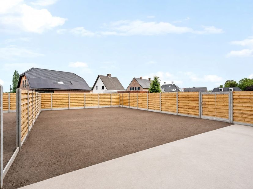 Deze energiezuinige nieuwbouwwoning geniet van een uitstekende ligging in het hart van Weelde. Gelegen in een rustige en kindvriendelijke omgeving bev
