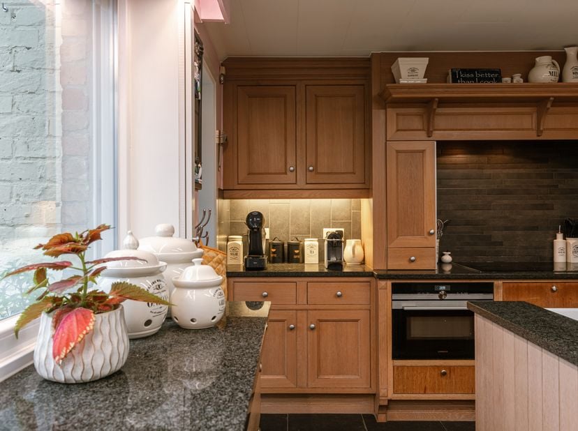 Spacieuse maison familiale avec piscine dans un emplacement central à Zedelgem<br />
Cette charmante et spacieuse maison familiale est située au Brugs