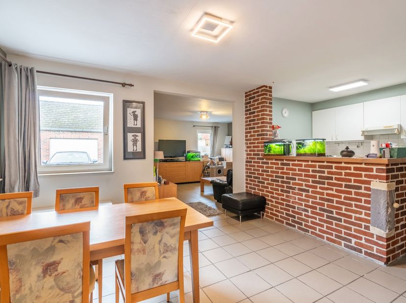 Gezellig&amp;nbsp; gelijkvloers appartement met veel privacy. Rustig gelegen aan een zijstraat van de Hasseltweg. Vlot bereikbaar, centraal gelegen tussen