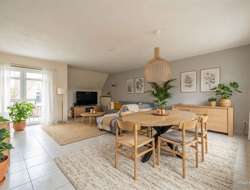                                         Penthouse te koop in Elversele, € 325.000
