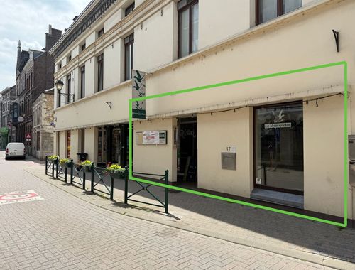                                         Bureaux à vendre à Huy, € 198.000
