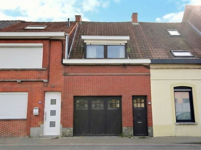 Maison avec beau potentiel et agréable jardin de 150 m²