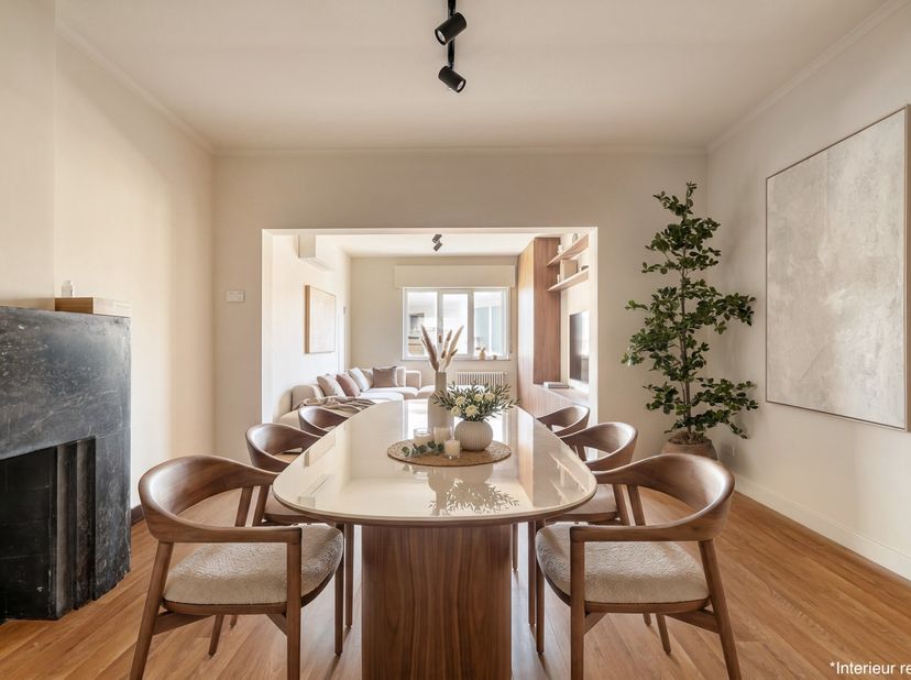 Voor meer info en foto’s, surf naar www.swevers.be – Op een gunstige locatie aan de Kasteletsingel in Beringen vindt u deze halfopen bebouwing met hee
