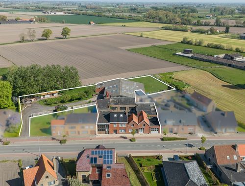                                         Usage mixte à vendre à Alveringem, € 670.000
