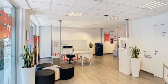 Bedrijfsvastgoed te huur in Brugsesteenweg 13 - 17, 8800 Roeselare
