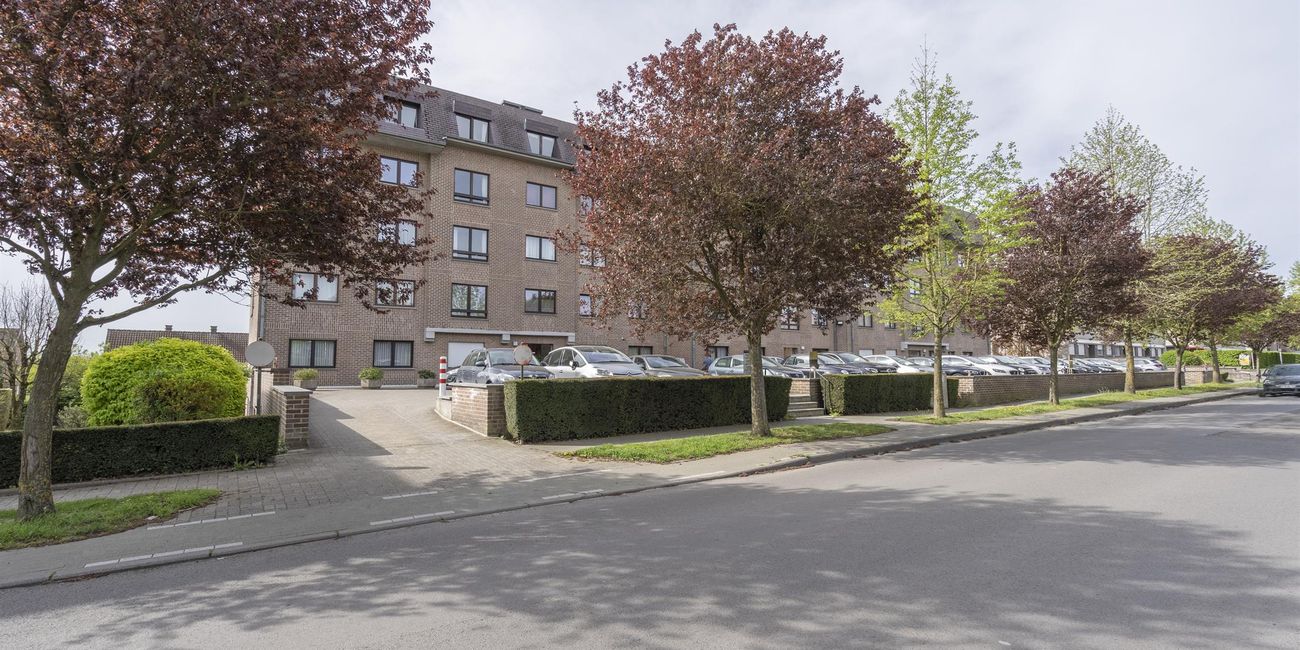 Avenue Adolphe Schattens 27 bus 1