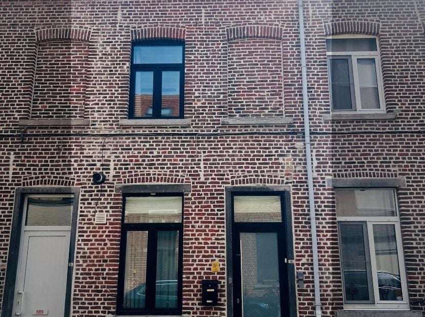 Deze prachtige bemeubelde studio in Leuven is gelegen in een duplex in residentie 7SLAPER. De studio heeft een slaapkamer en is onlangs gerenoveerd in