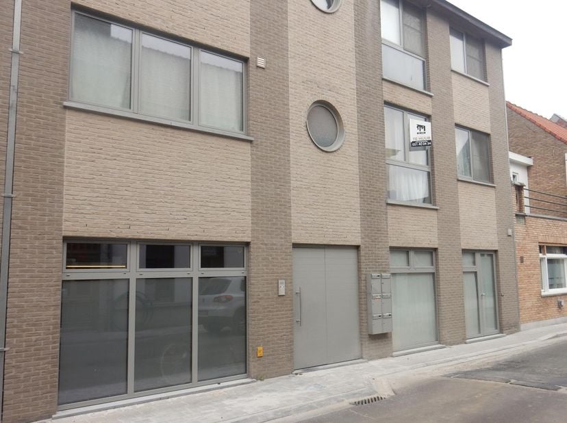 Bien professionnel à louer à ,
                    8700 Tielt