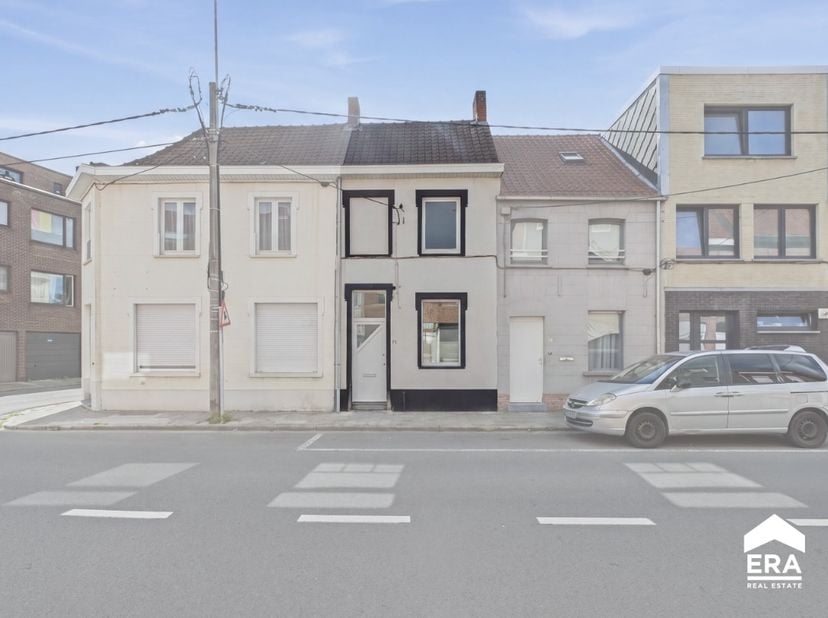 Huis te koop in Hoogleedsesteenweg 71,
                    8800 Roeselare