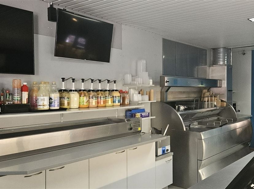 Bedrijfsvastgoed te koop in Turnhoutsebaan 47 bus 1,
                    2400 Mol