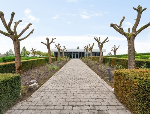                                         Espace de bureaux à louer à Sint-Niklaas, € 4.000
