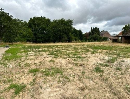                                         Bouwgrond te koop in Outgaarden, € 349.000
