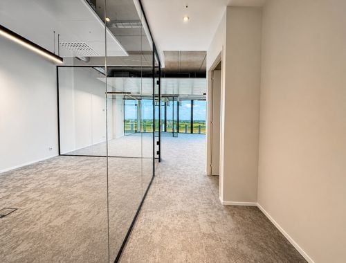                                         Kantoor te huur in Tielt, € 2.000
