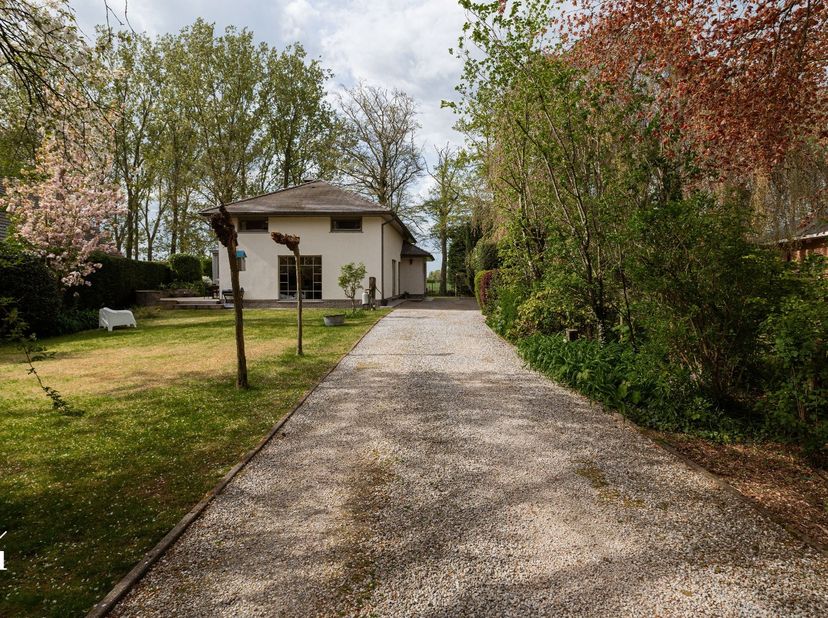 Huis te koop in Parklaan 22 - A,
                    9930 Ronsele