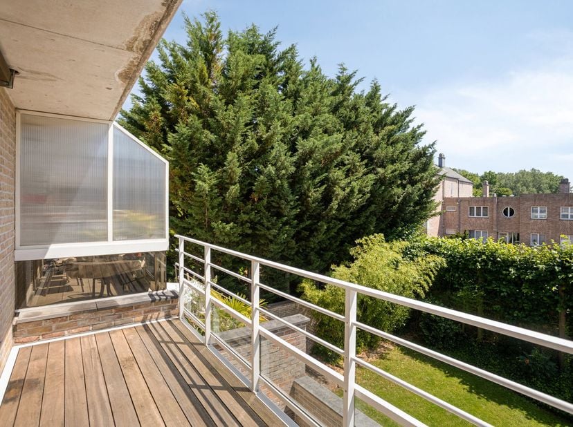 Zeer goed onderhouden en energiezuinig (EPC B) tweeslaapkamerappartement in het hart van Lubbeek. Dankzij de centrale ligging bevinden apotheek, super
