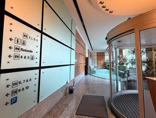                                         Complexe de bureaux à louer à Etterbeek, € 11.250

