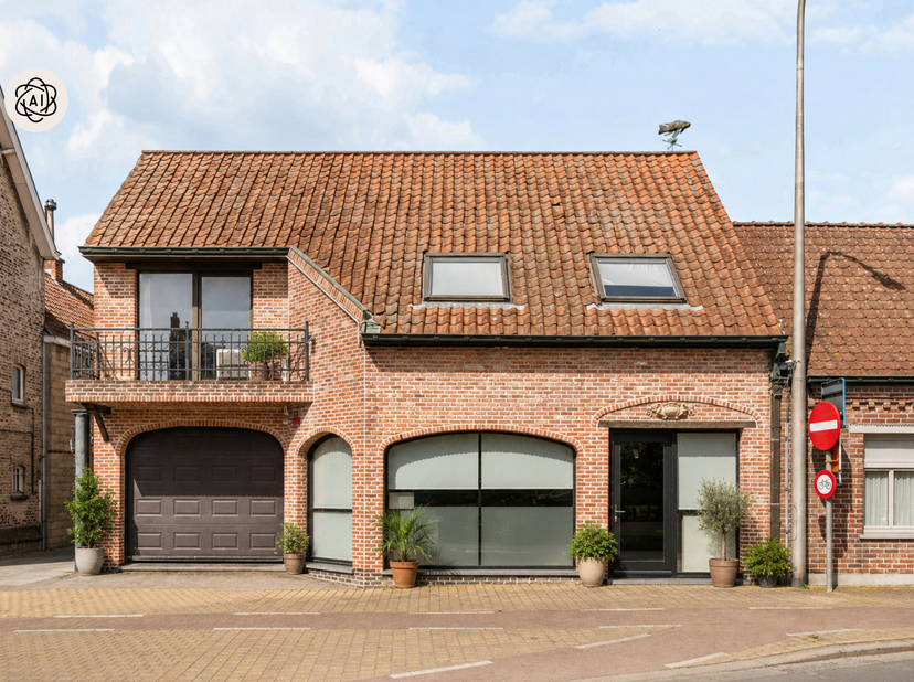 Vivre et travailler au centre de Berchem – maison avec espace commercial<br />
Situé au cœur de Berchem, ce bien polyvalent combine idéalement habitat