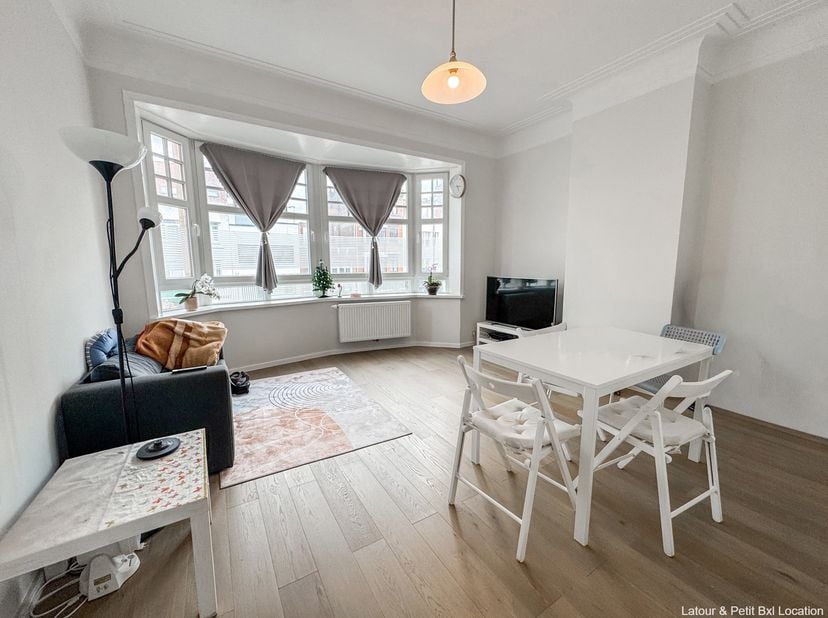 UKKEL - Ideaal gelegen in het hart van Fort Jaco, vlak bij winkels en openbaar vervoer, charmant APPARTEMENT (1slpk/1bur/1bdk) op de 1e verdieping van