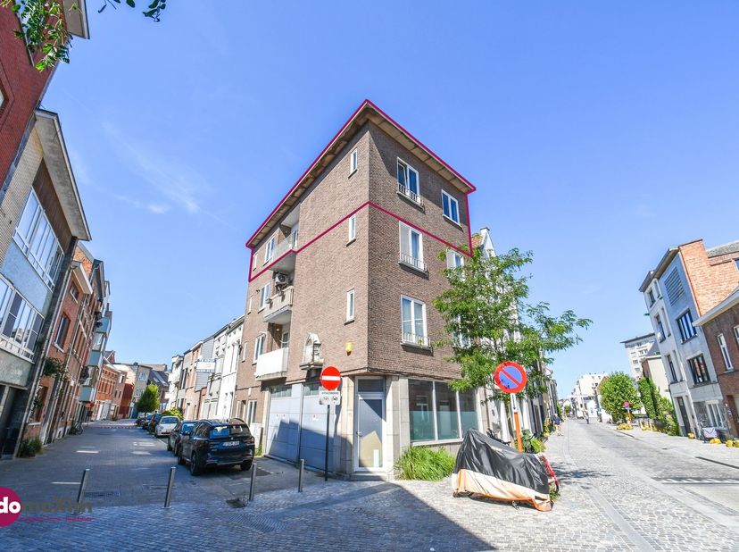 Appartement de 2 chambres à rénover près de la Dyle à Malines<br />
 <br />
Vous recherchez un logement ou un investissement à proximité du centre a