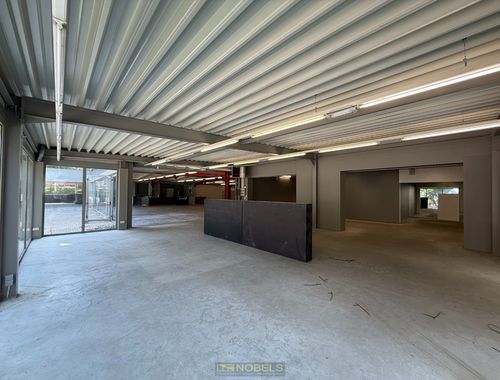                                         Commercieel Gebouw te huur in Orroir, € 3.000
