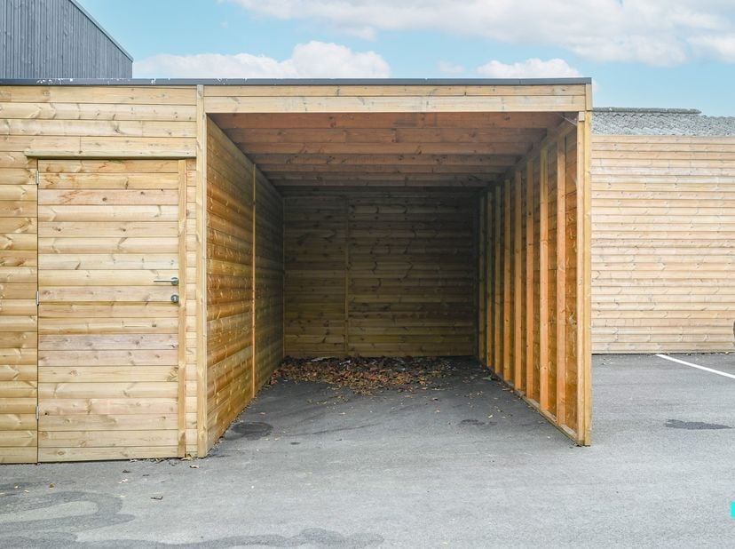 Garage à vendre
                    à 8790 Waregem