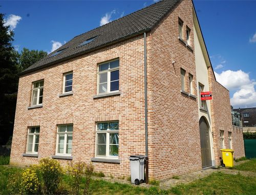                                         Appartement à louer à Vorst, € 995

