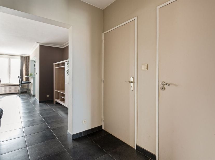 Instapklaar appartement met  2 slpks, terras en garagebox <br />
Dit appartement is gelegen aan de Oude-Bosuilbaan in Deurne, op de derde verdieping v