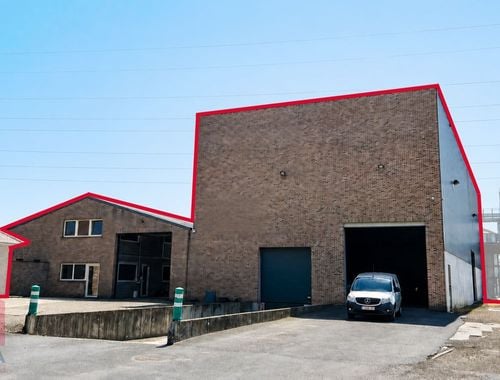                                         Bedrijfsgebouw te huur in Beringen, € 4.500
