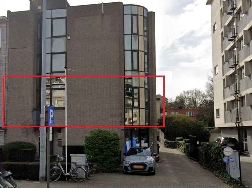 Bien professionnel à louer
                    à 2100 Deurne